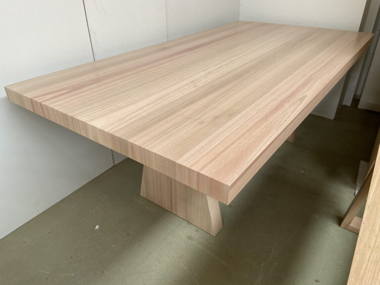 KT 6 Seater Dining Table Oak Limed
